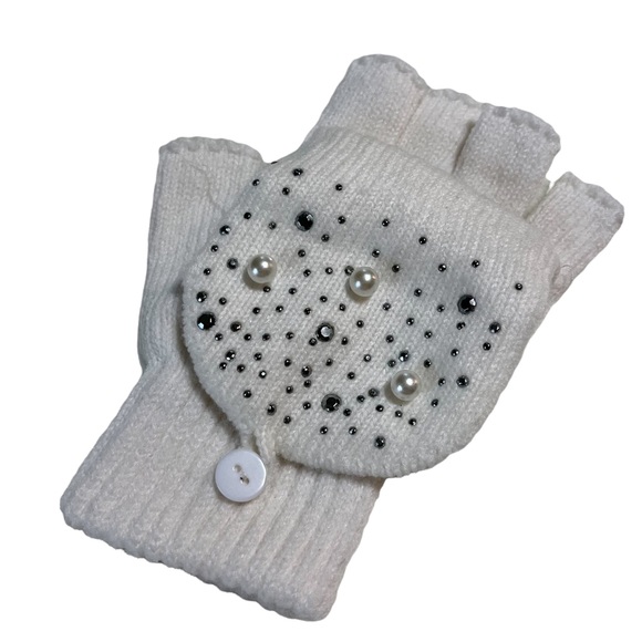 Embellished White open finger tips and pullover mittens in a snap. - Picture 5 of 7
